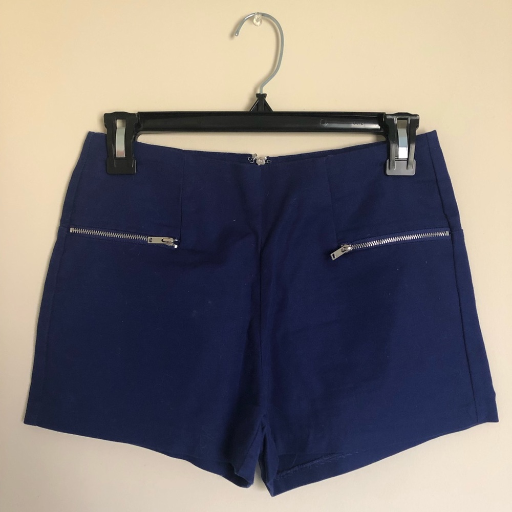 ☆ Forever 21 Zipper Shorts ☆ - Picture 2 of 8